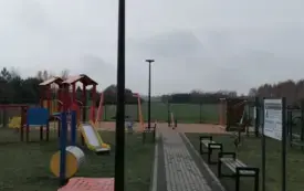 Galeria Podstrony Bezpiecznie i ekologicznie na placu zabaw w Jadwigowie 1