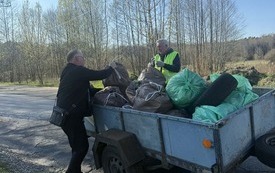 Galeria aktualności Sprzątanie sołectwa oraz teren&oacute;w leśnych - Sługocice 11