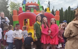 Galeria aktualności Festyn rodzinny z okazji Dnia Dziecka, Dnia Mamy i Dnia Taty 2