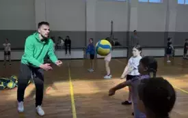 Galeria aktualności Siatkarze Lechii Tomasz&oacute;w Mazowiecki w szkole w Smardzewicach 7